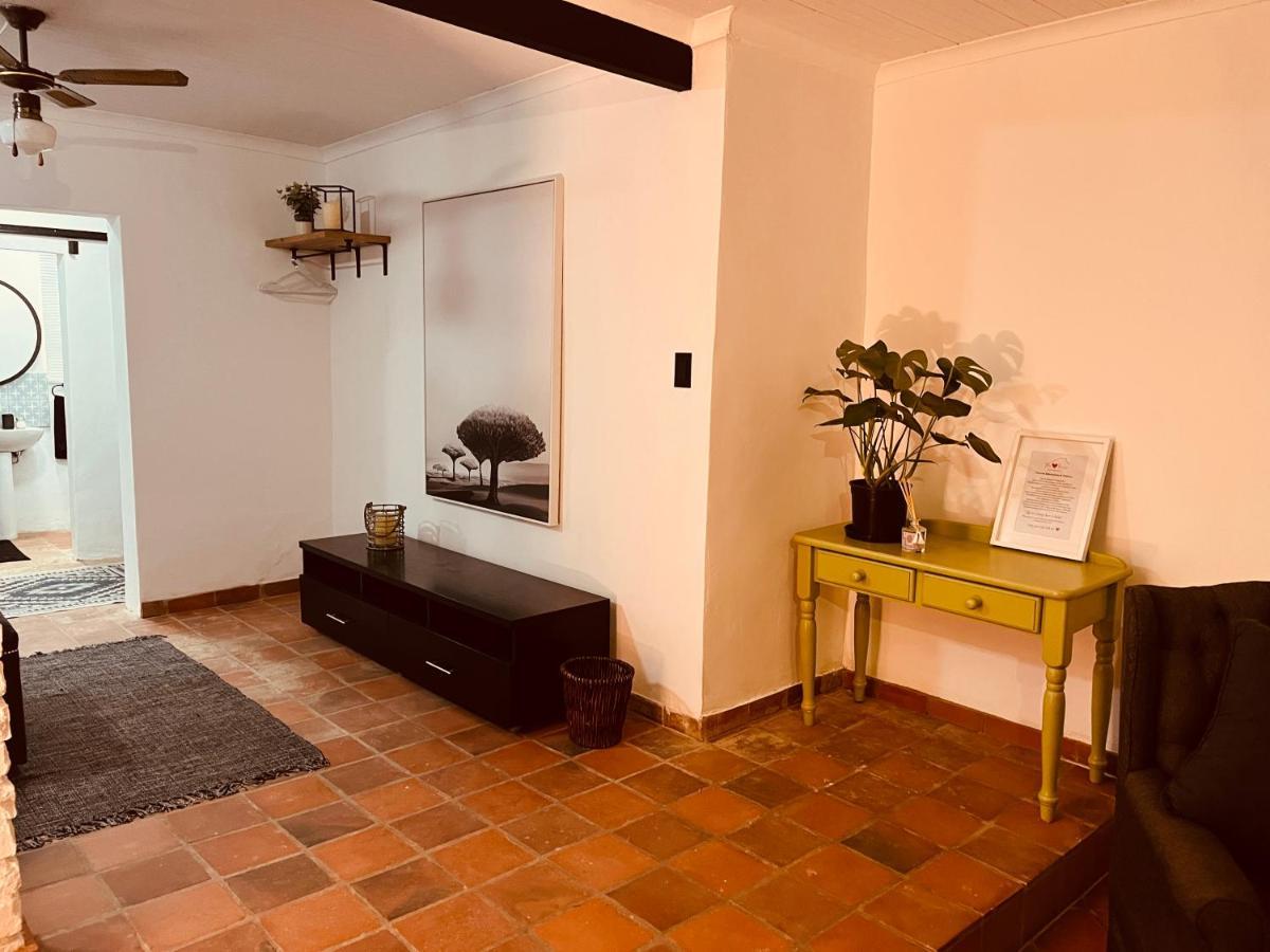 The Hart House Bed & Breakfast Хартбееспоорт Екстериор снимка