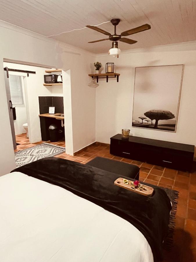 The Hart House Bed & Breakfast Хартбееспоорт Екстериор снимка