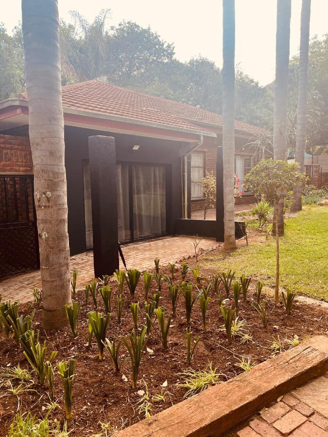 The Hart House Bed & Breakfast Хартбееспоорт Екстериор снимка