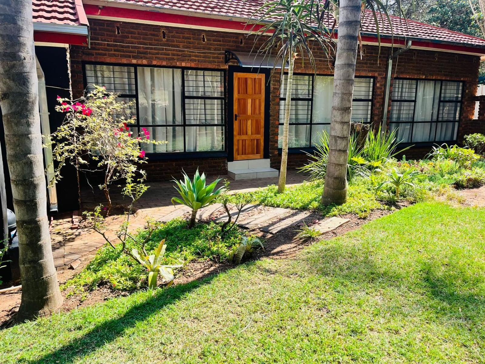 The Hart House Bed & Breakfast Хартбееспоорт Екстериор снимка